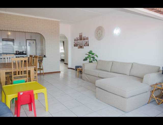 3 BEDROOM APARTMENT FOR SALE IN SCOTTBURGH CENTRAL